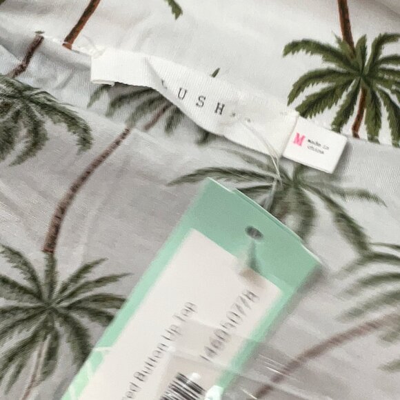 🚨 50% OFF BUNDLES! 🚨NWT Lush Short Sleeve Button Down Shirt - Picture 8 of 8